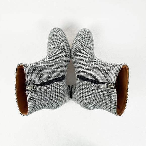 Kurt Geiger Big Kid Booties - Picture 6 of 8